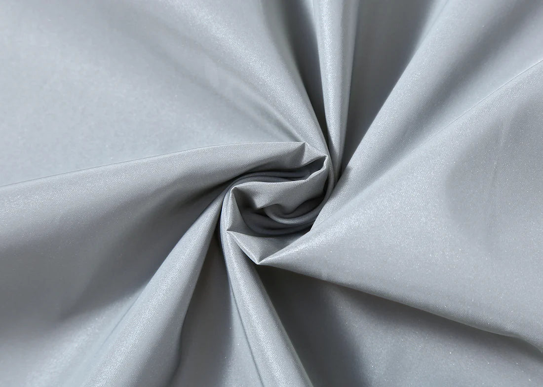 LumiShift Jakna – Reflektujuća, Vetrootporna i Vodootporna Jakna koja Menja Boje